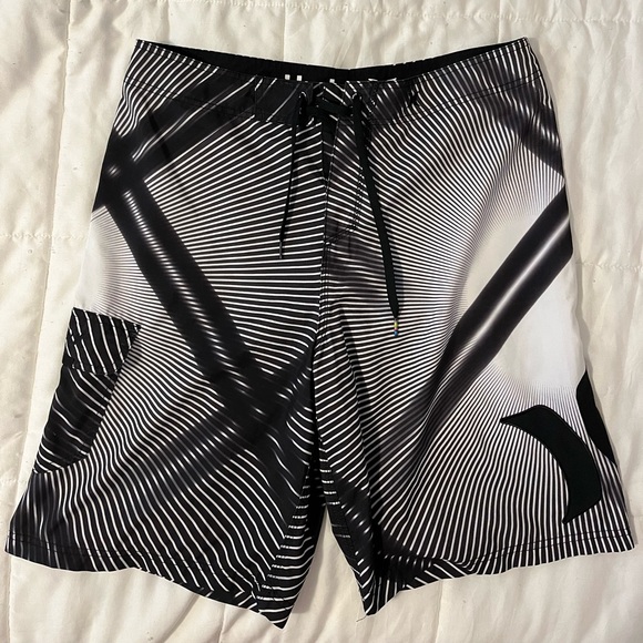 Hurley Men’s Boardshorts / Swim Shorts - Black and White - Picture 2 of 5